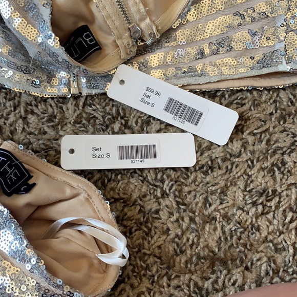 Sequin Crop Top Skirt Set - Picture 8 of 9